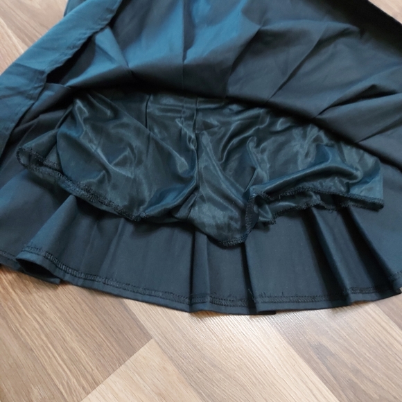 Pleated skirt - Picture 3 of 3